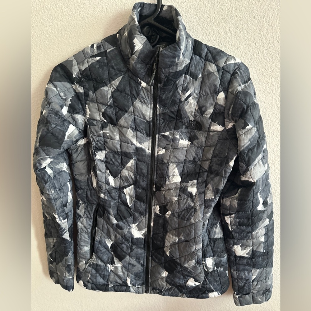 The North Face Womens ThermoBall Black Floral Eco Jacket Size XS